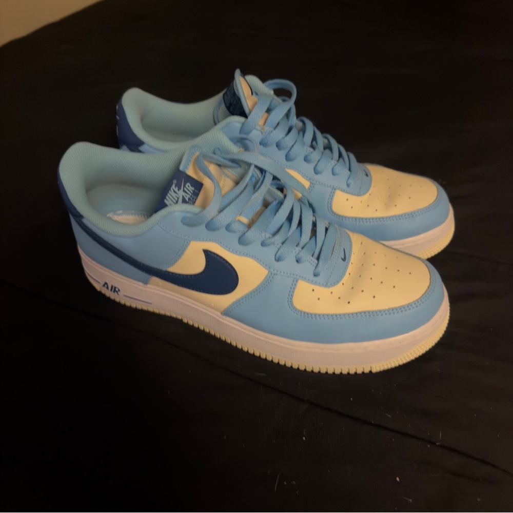 Nike men’s Light Blue and Cream Sneakers